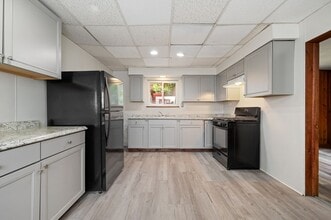 Building Photo - Stunning 4 bedroom home in Ambridge availa...