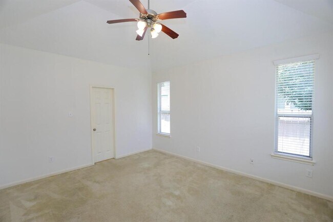 Building Photo - 12827 Pecan Shores Dr