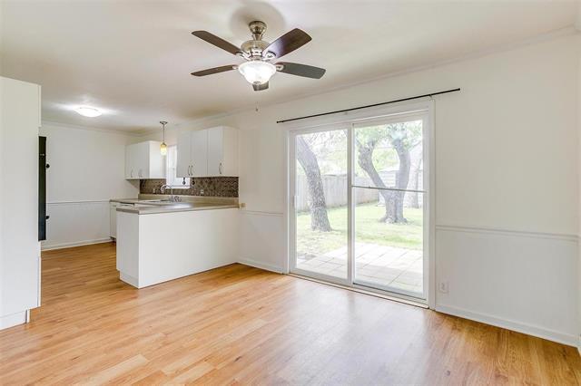 Building Photo - 237 NE Murphy Rd