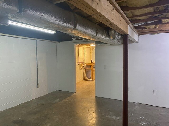 Building Photo - 144 W Brad St