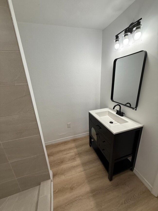 Building Photo - 129 Alachua Dr