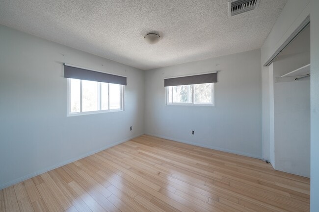 Building Photo - 1343 Edgemont St