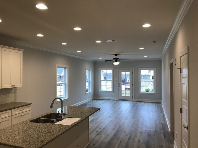 Building Photo - 1385 Sheridan Glen Crossing