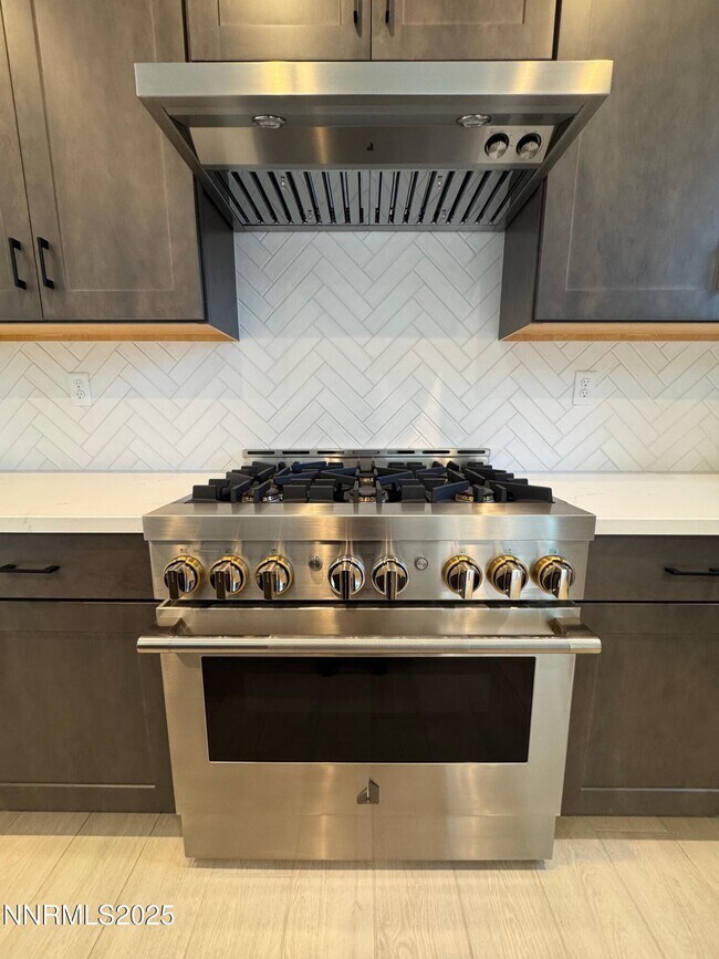 Building Photo - 1521 Golf Club Dr