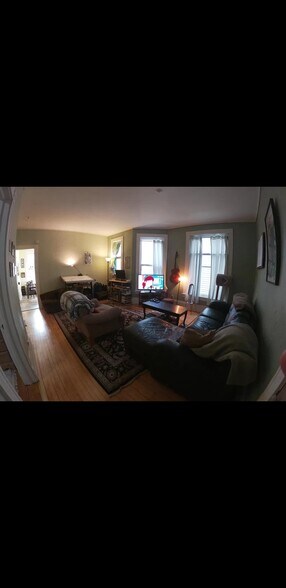 Primary Photo - 1857 N Oakland Ave