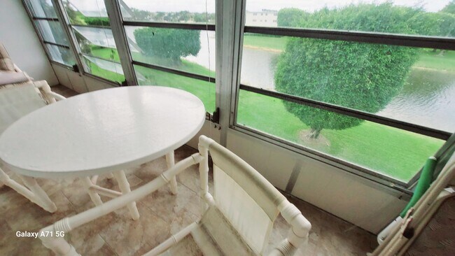 Building Photo - 4079 Cornwall D