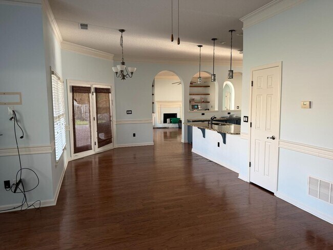 Building Photo - 10521 Red Stone Dr