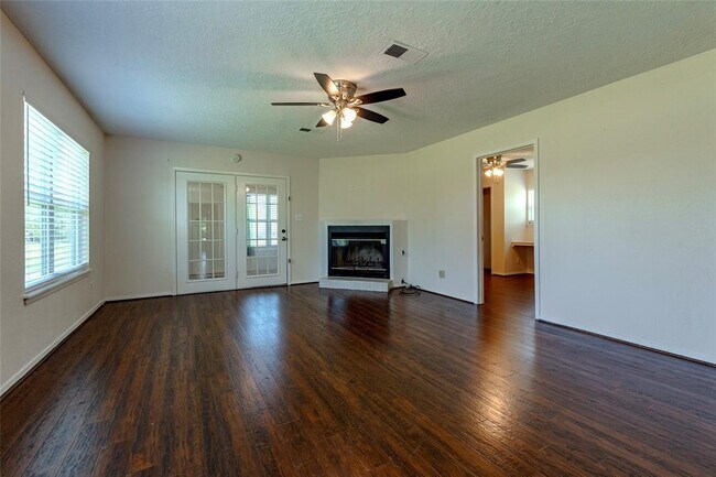 Building Photo - 5383 Wilson Ave