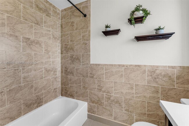 Building Photo - 17542 SW 139th Ct