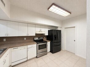 Building Photo - 11862 SW 98th Terrace