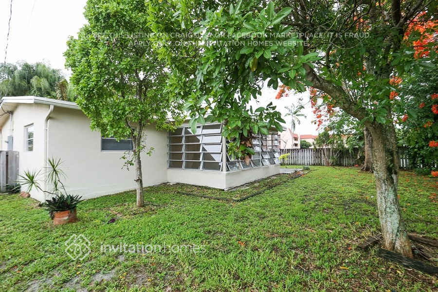 Building Photo - 2430 NW 81st Ave