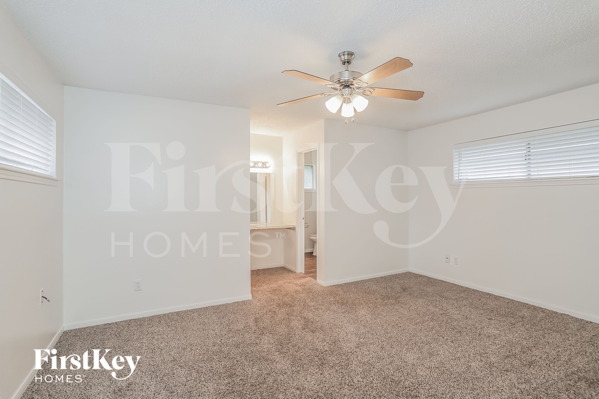 Building Photo - 26218 Maplewood Dr