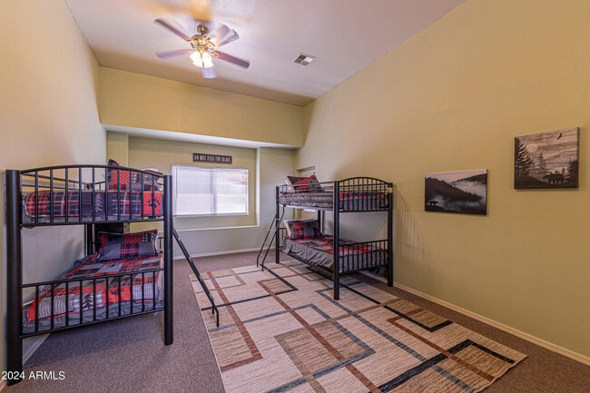 Building Photo - 1042 S Hunter Creek Dr