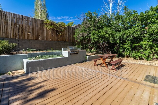 Building Photo - 4880 E Tomahawk Dr
