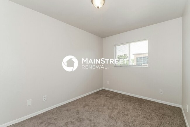 Building Photo - 3 Bedroom Pet-Friendly Home in Lehigh Acre...