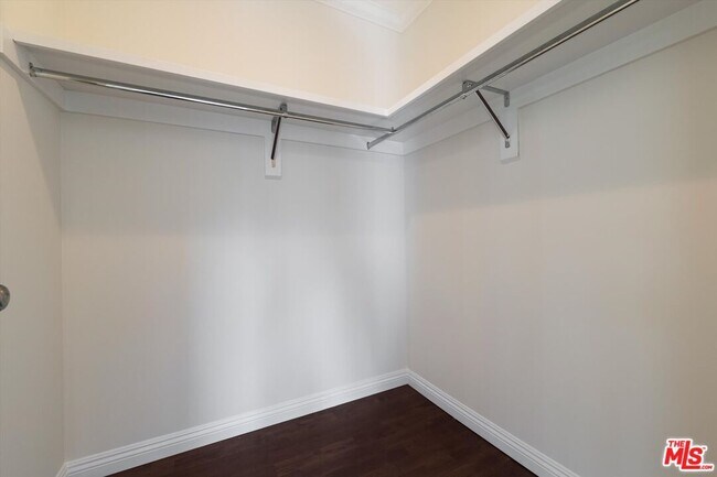 Building Photo - 809 N La Jolla Ave