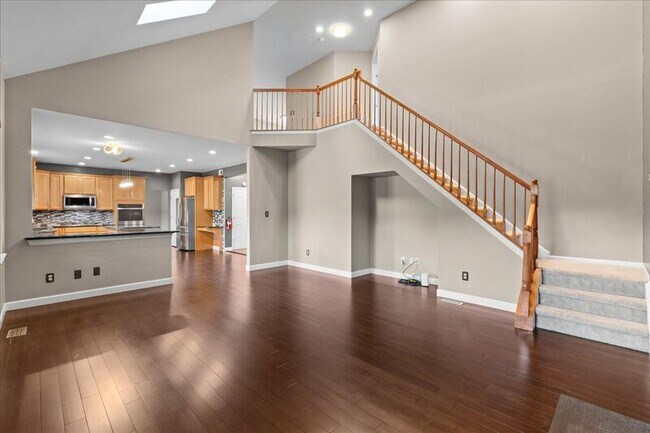 Building Photo - 49 Equestrian Dr