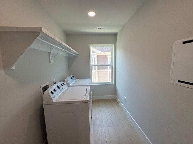 Building Photo - 12 Chicora Ave