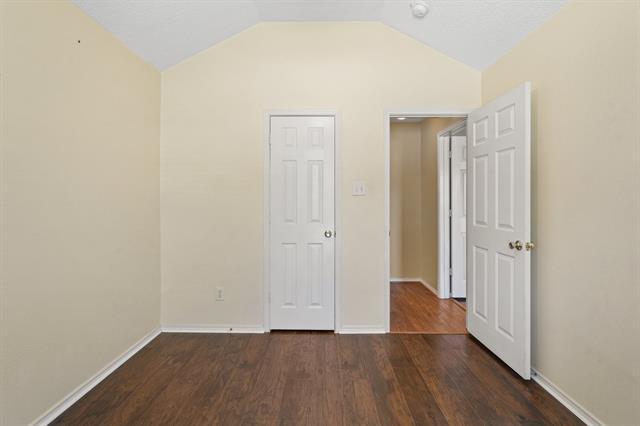 Building Photo - 2305 Valley Creek Dr