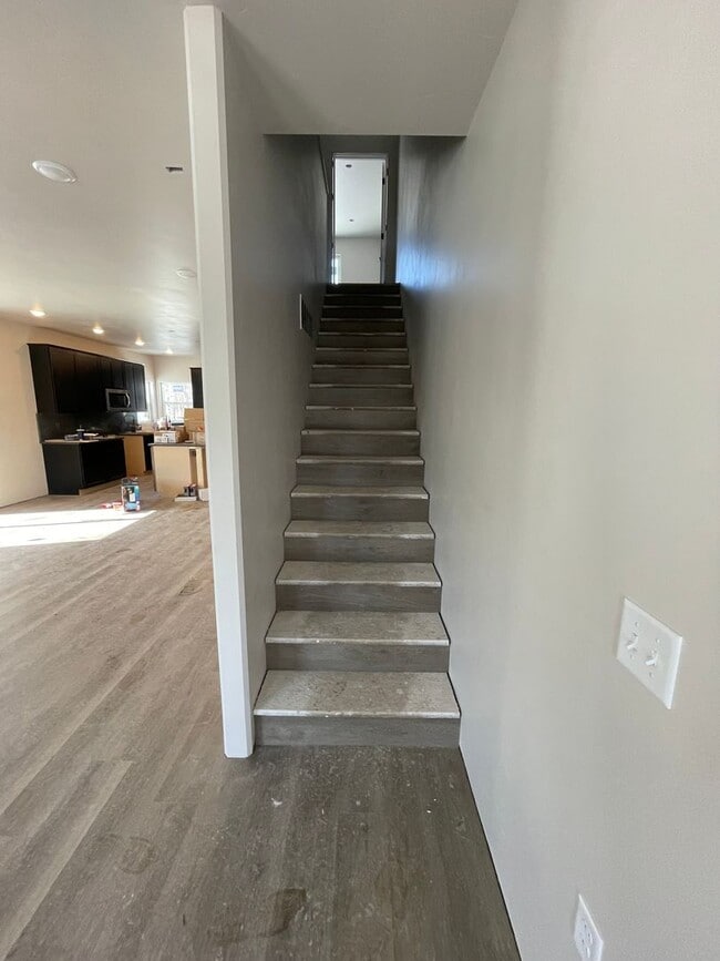 Building Photo - 7404 N Paw St