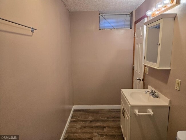 Building Photo - 614 S 19th Ave