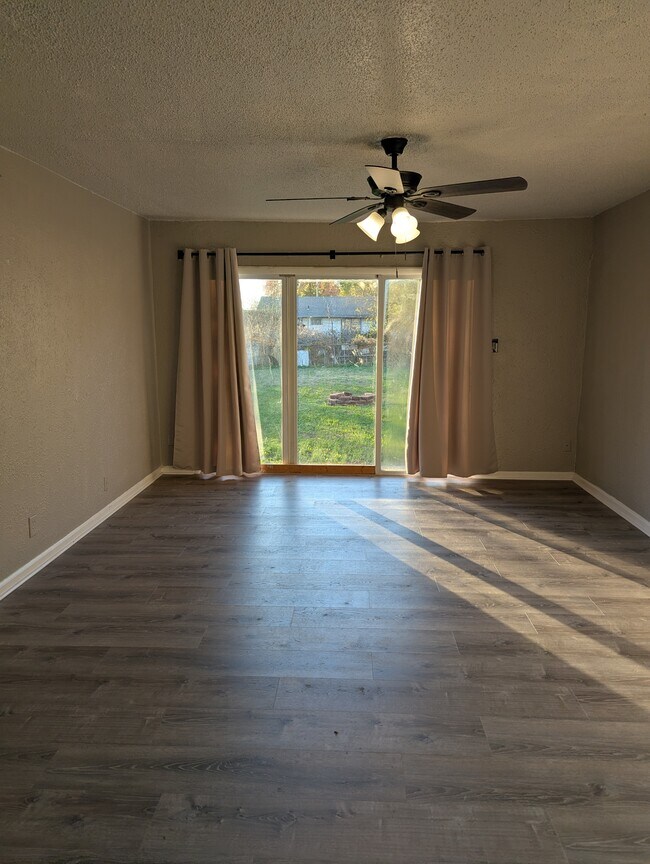 Building Photo - 4376 N Frankfort Pl