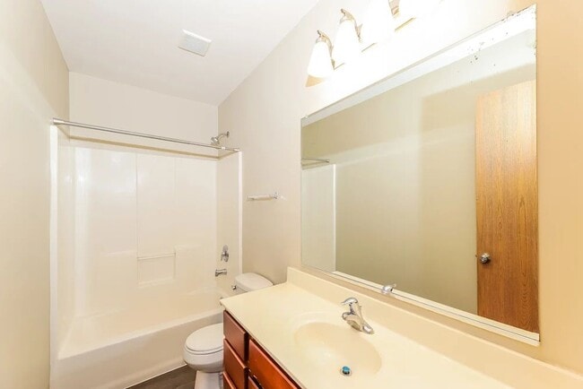 Building Photo - 6500 Roth Dr