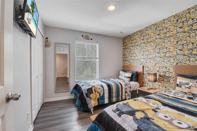 Building Photo - 2713 Bushman Dr