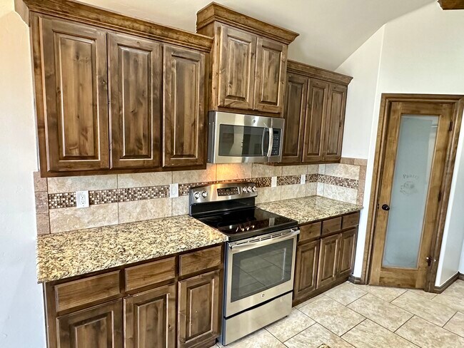 Building Photo - 709 Abilene Way