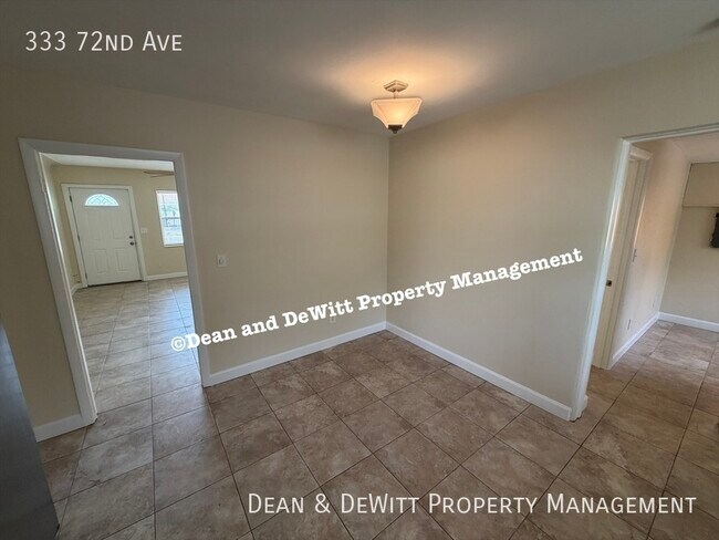 Building Photo - 333 72nd Ave