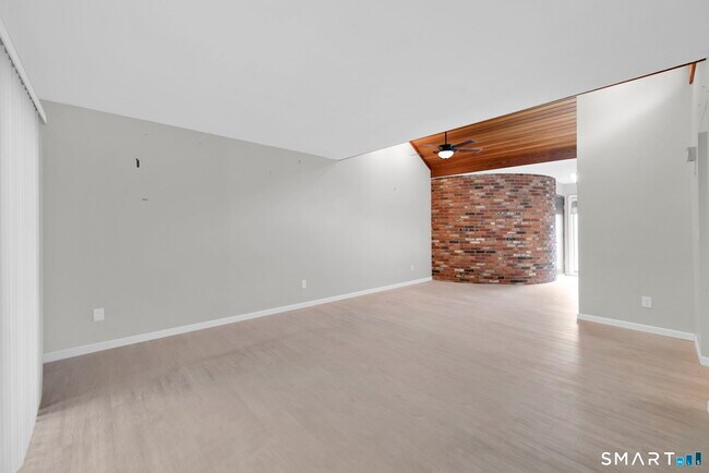 Building Photo - 3 Murphys Ln