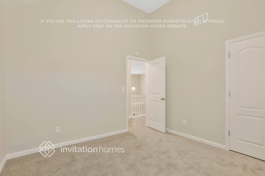 Building Photo - 6890 Smoke Ridge Dr