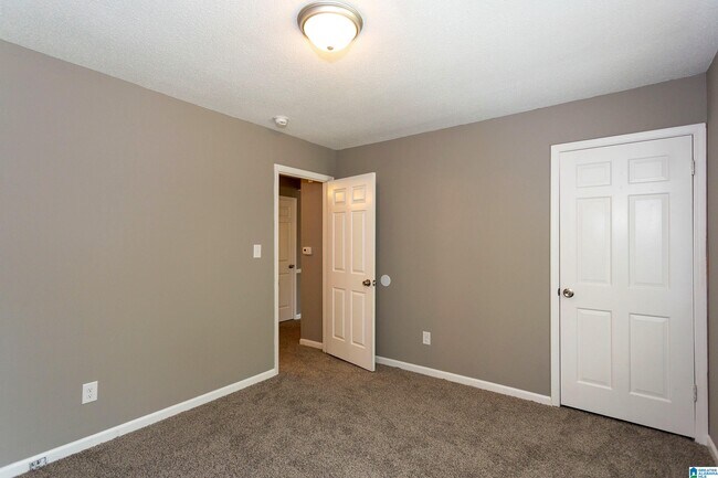 Building Photo - 9024 Village Mountain Cir