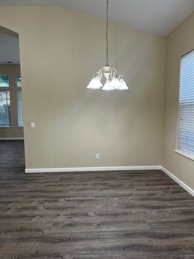 Building Photo - Desired Two Story 3 Bedroom 2.5 Bath Petal...