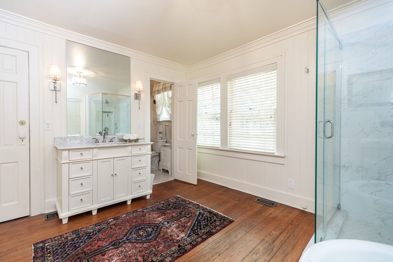 Building Photo - RESIDENTIAL/COMMERCIAL RENTAL - Charming h...