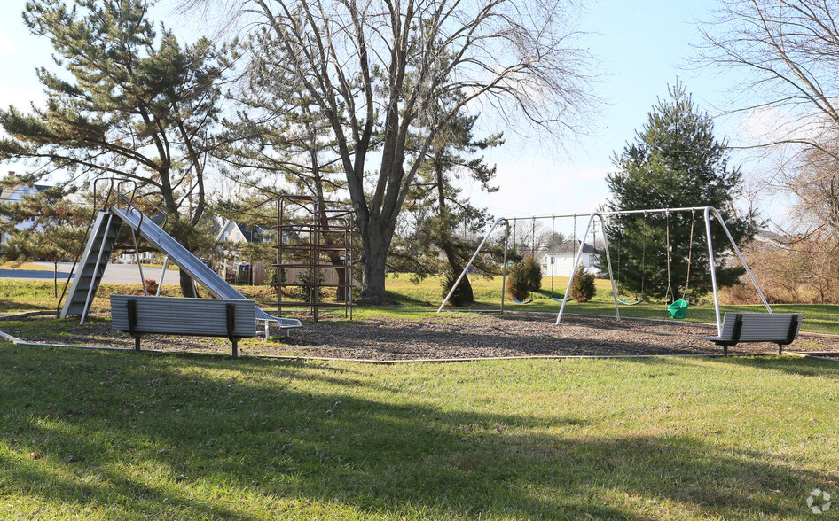 Play Area - Center Park Apartments