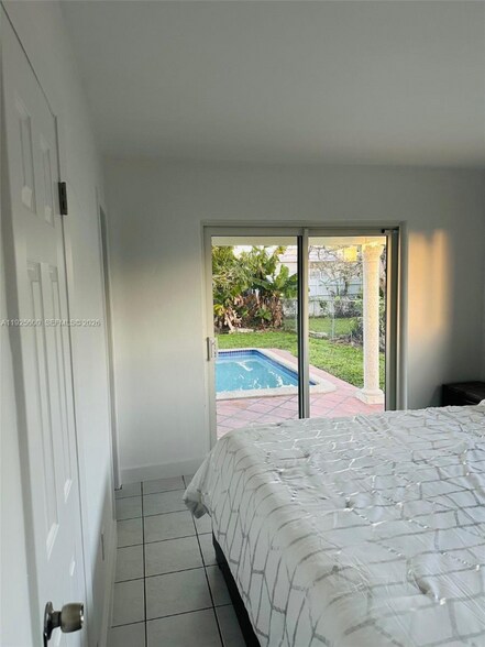 Building Photo - 3225 SW 94th Ave