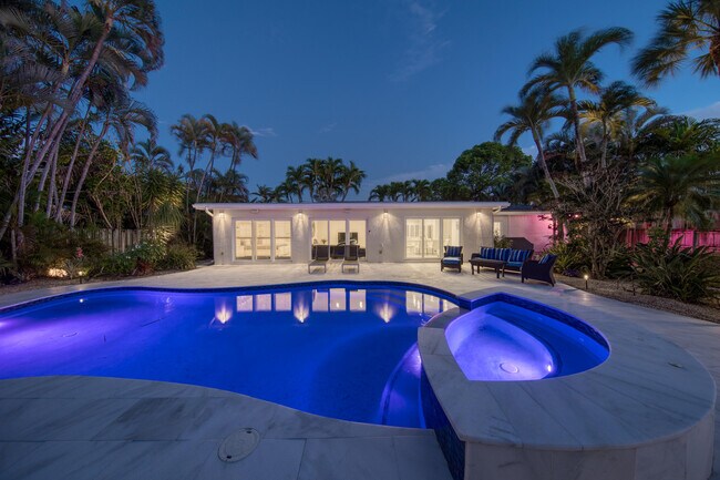 Building Photo - 1733 Coral Gardens Dr