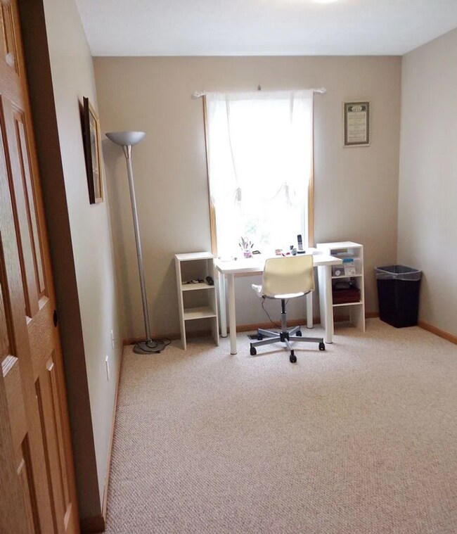 Building Photo - Beautiful 4 bedroom 2.5 bath home in Lewis Center