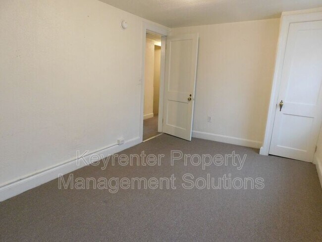 Building Photo - 811 E Beverley St