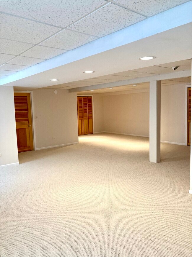 Building Photo - 459 Park Barrington Dr