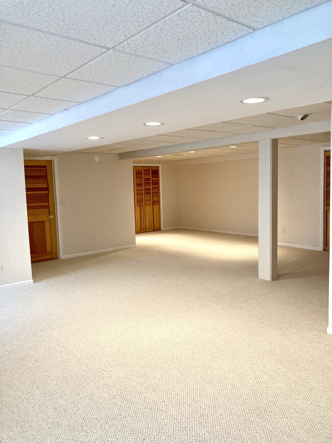 459 Park Barrington Dr 459 Park Barrington Dr Barrington IL 60010