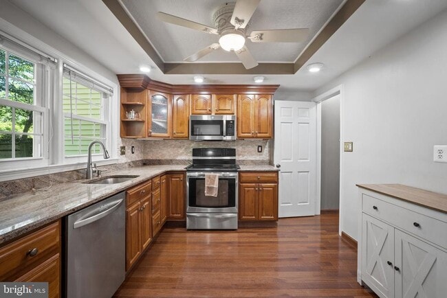 Building Photo - 9405 Chatteroy Pl