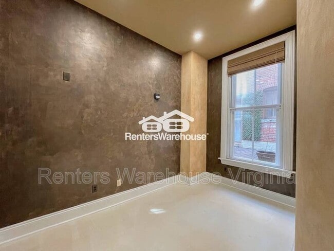 Building Photo - 219 Granby St