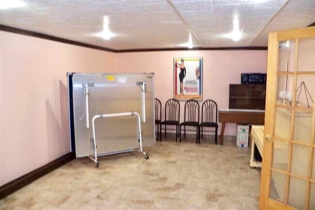 Building Photo - 15 Norfolk Ct