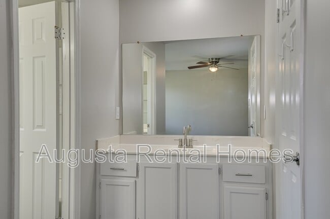 Building Photo - 2716 Cardigan Ct