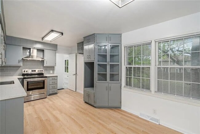 Building Photo - 321 NW 22nd St Terrace