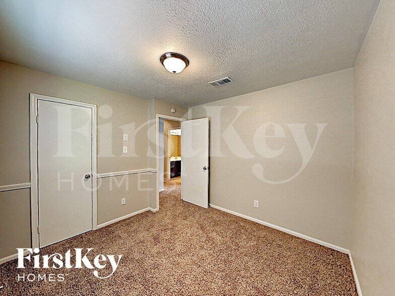 Building Photo - 75 N Pathfinders Cir