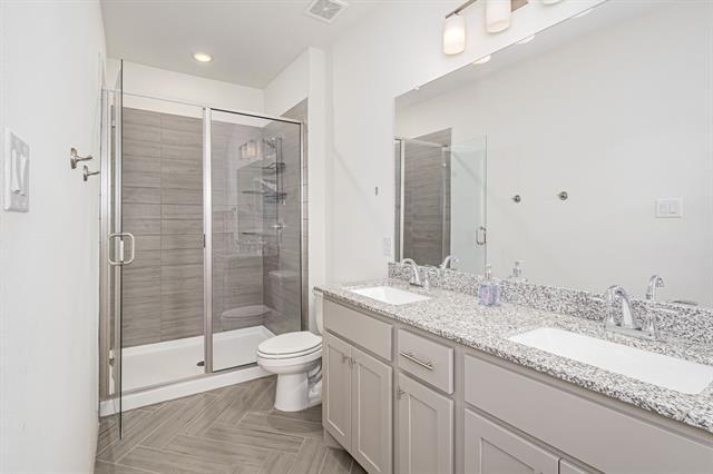 Building Photo - 988 Emil Pl