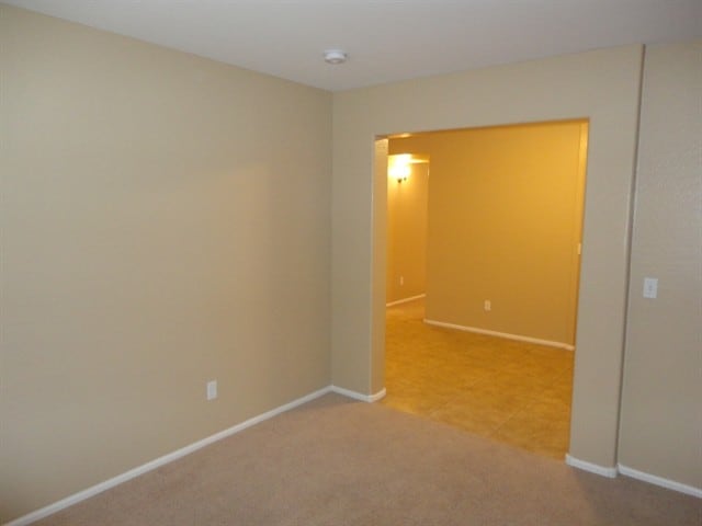 Building Photo - 386 E Daniella Dr